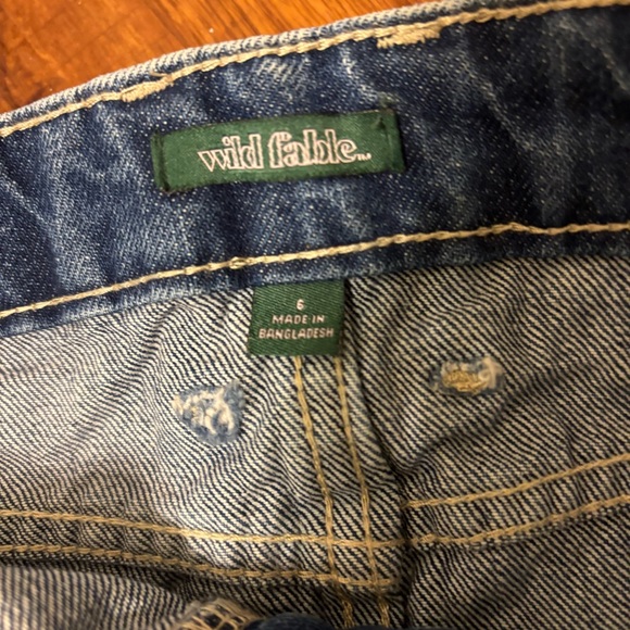 Wild Fable Mini Skirt Womens 6 Blue Denim 5 Pockets Embroidered Patches - Picture 2 of 6